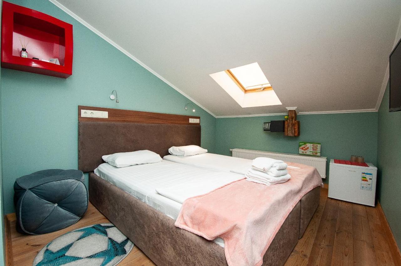 Art Suites Near Deribasovskaya Odessa Ngoại thất bức ảnh