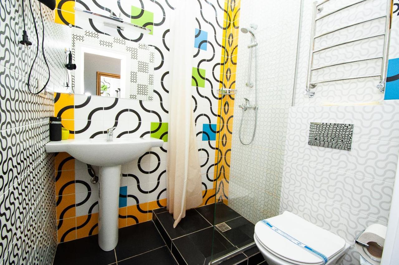 Art Suites Near Deribasovskaya Odessa Ngoại thất bức ảnh