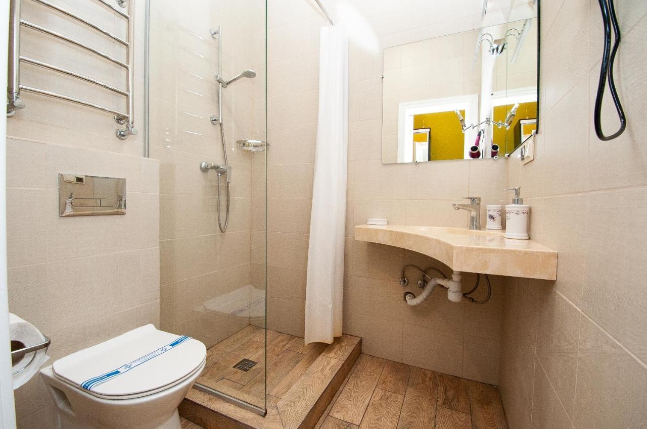 Art Suites Near Deribasovskaya Odessa Ngoại thất bức ảnh
